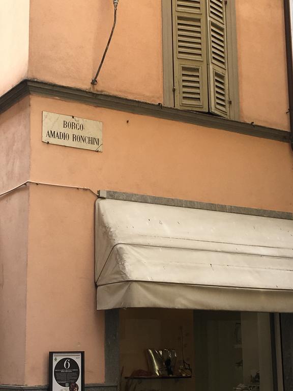 Apartamento Il Tenore D'Oro Centralissimo Parma Exterior foto
